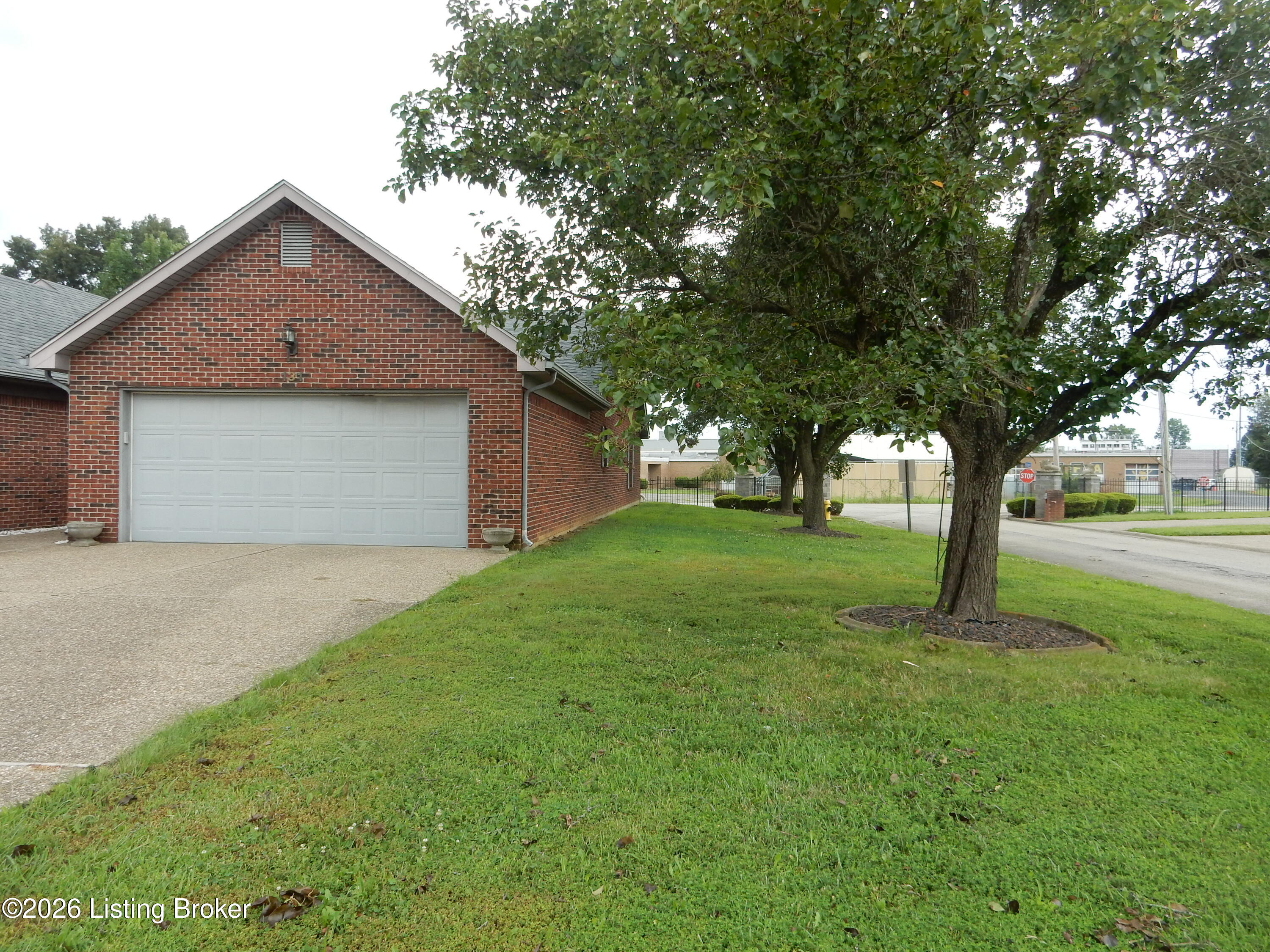 131 Flintstone Ct Property Photo 29