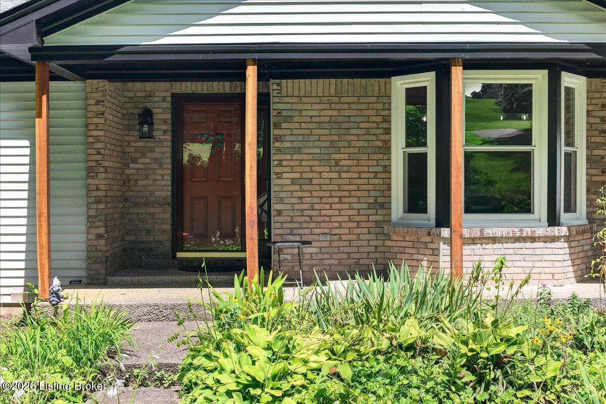 1811 Foxboro Rd Property Photo 4