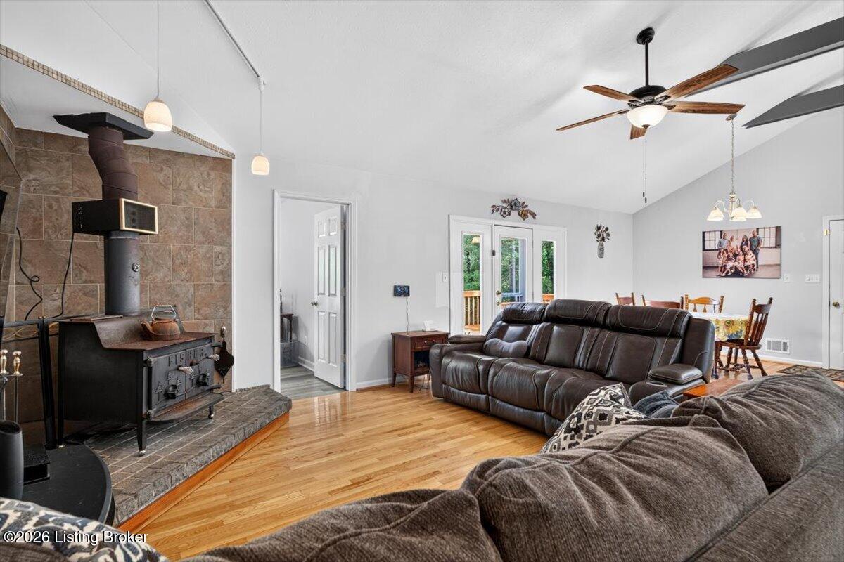 1811 Foxboro Rd Property Photo 6