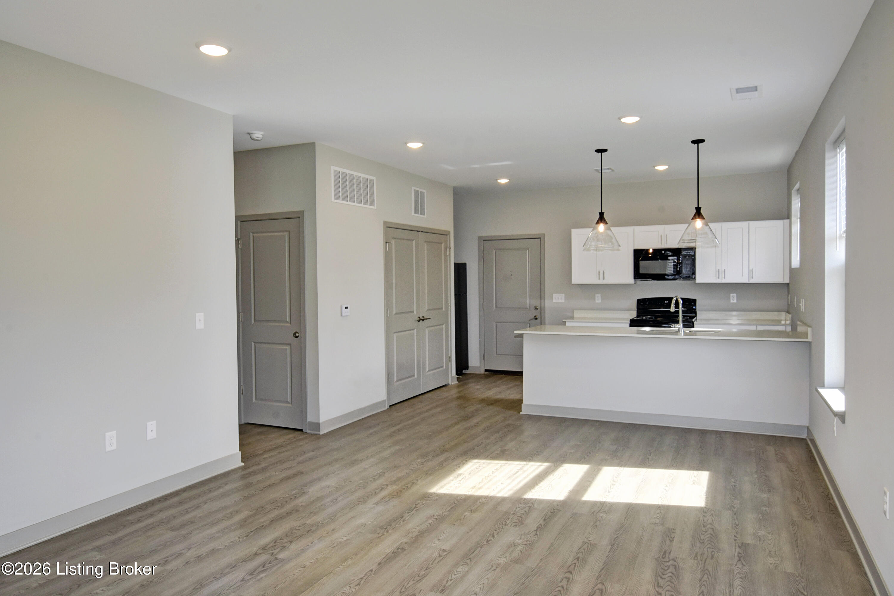11705 Longevity Ln Property Photo 3