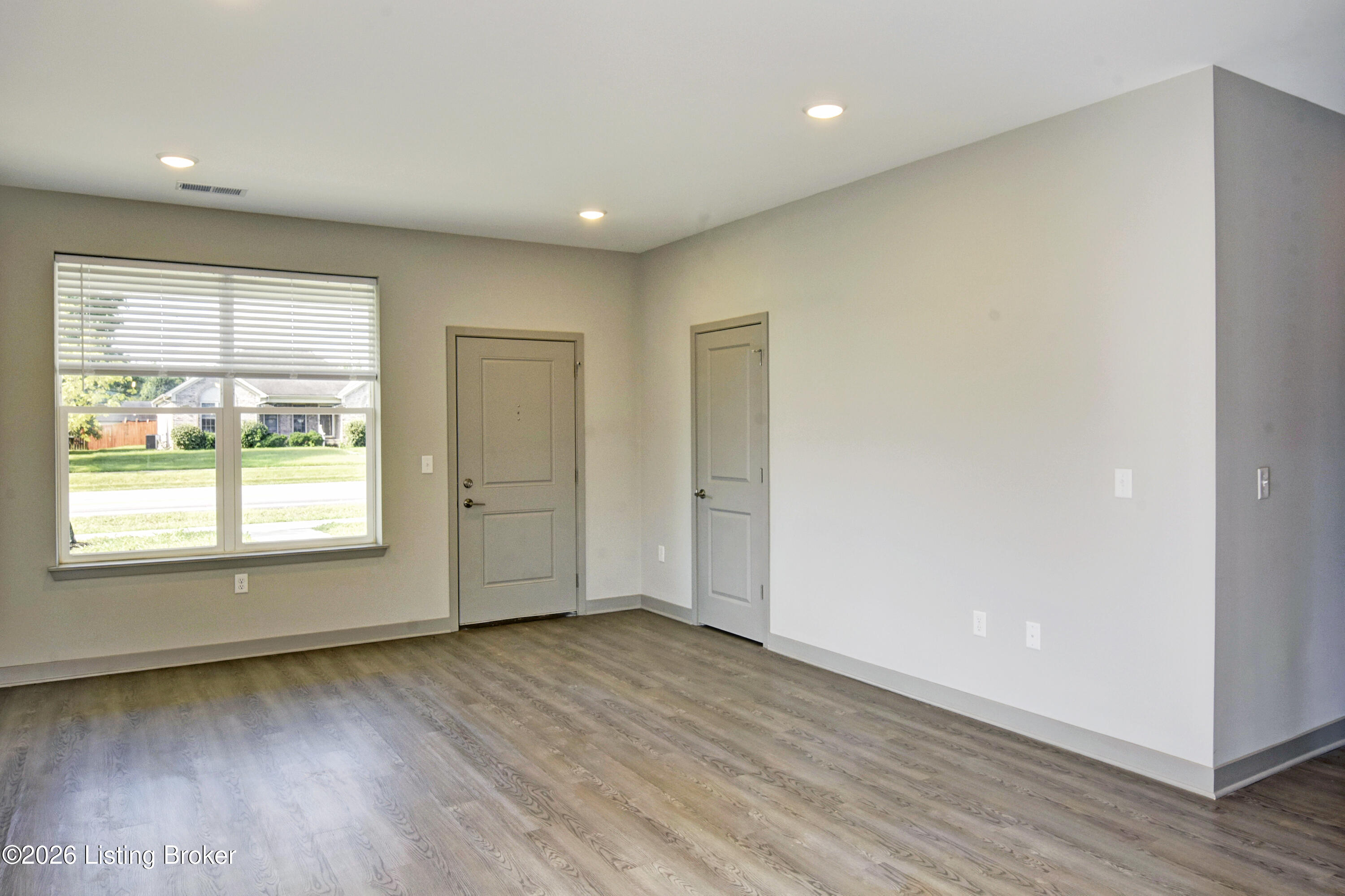 11705 Longevity Ln Property Photo 4