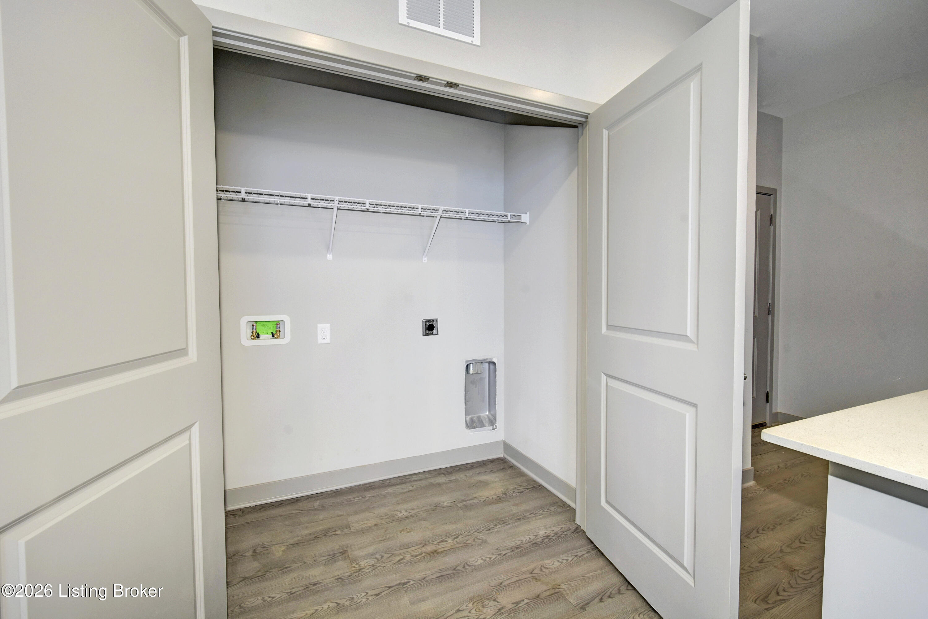 11703 Longevity Property Photo 9