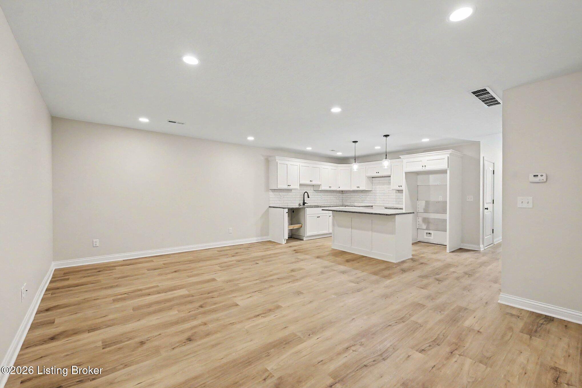 140 Blakenrod Blvd E Property Photo 6