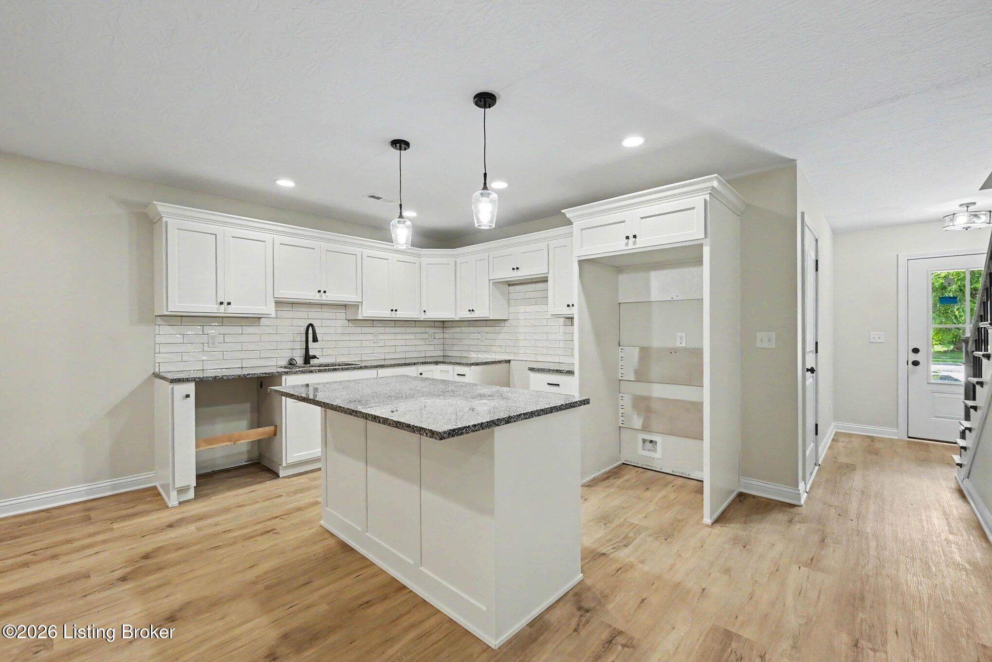 140 Blakenrod Blvd E Property Photo 8