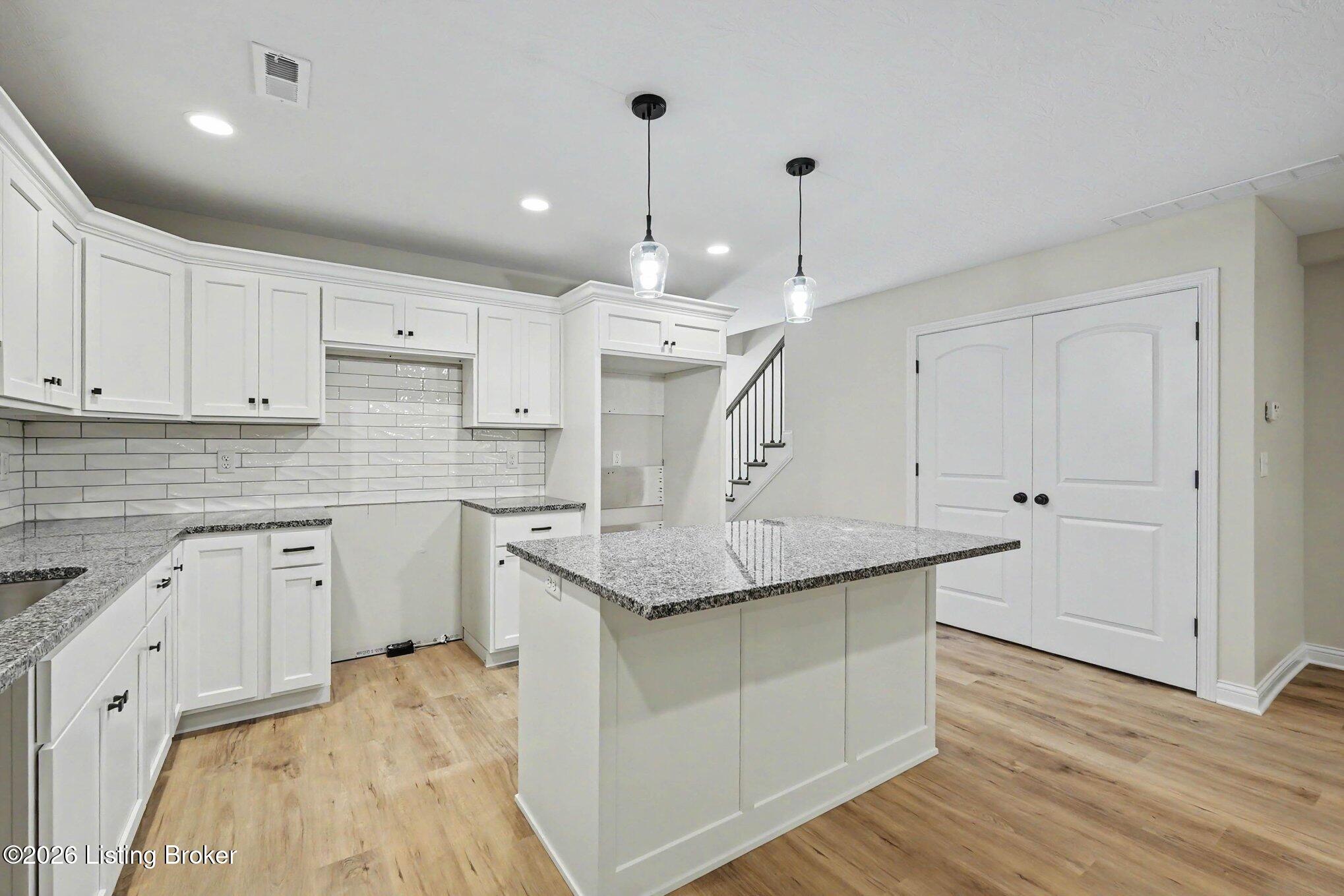 140 Blakenrod Blvd E Property Photo 9