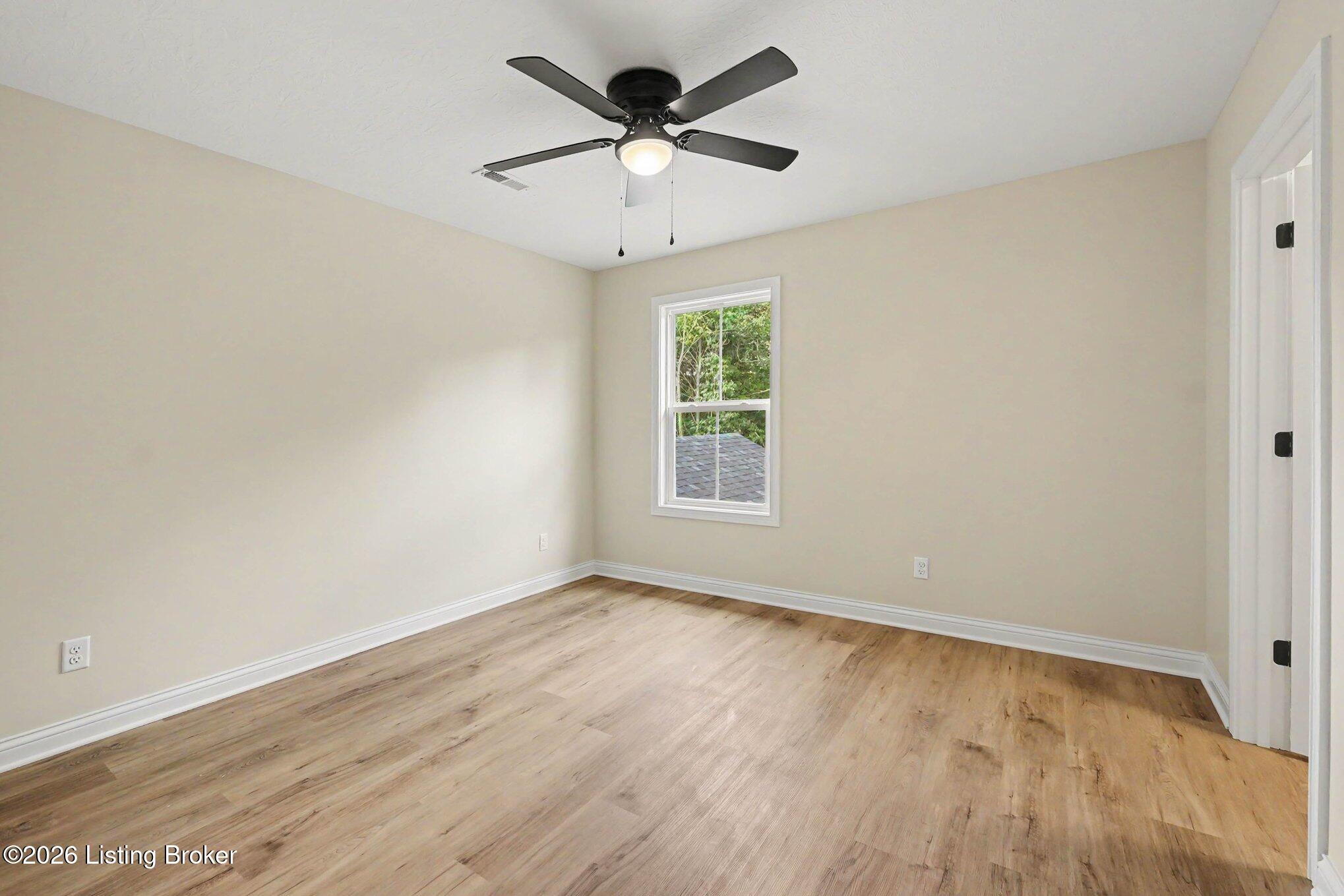 140 Blakenrod Blvd E Property Photo 17