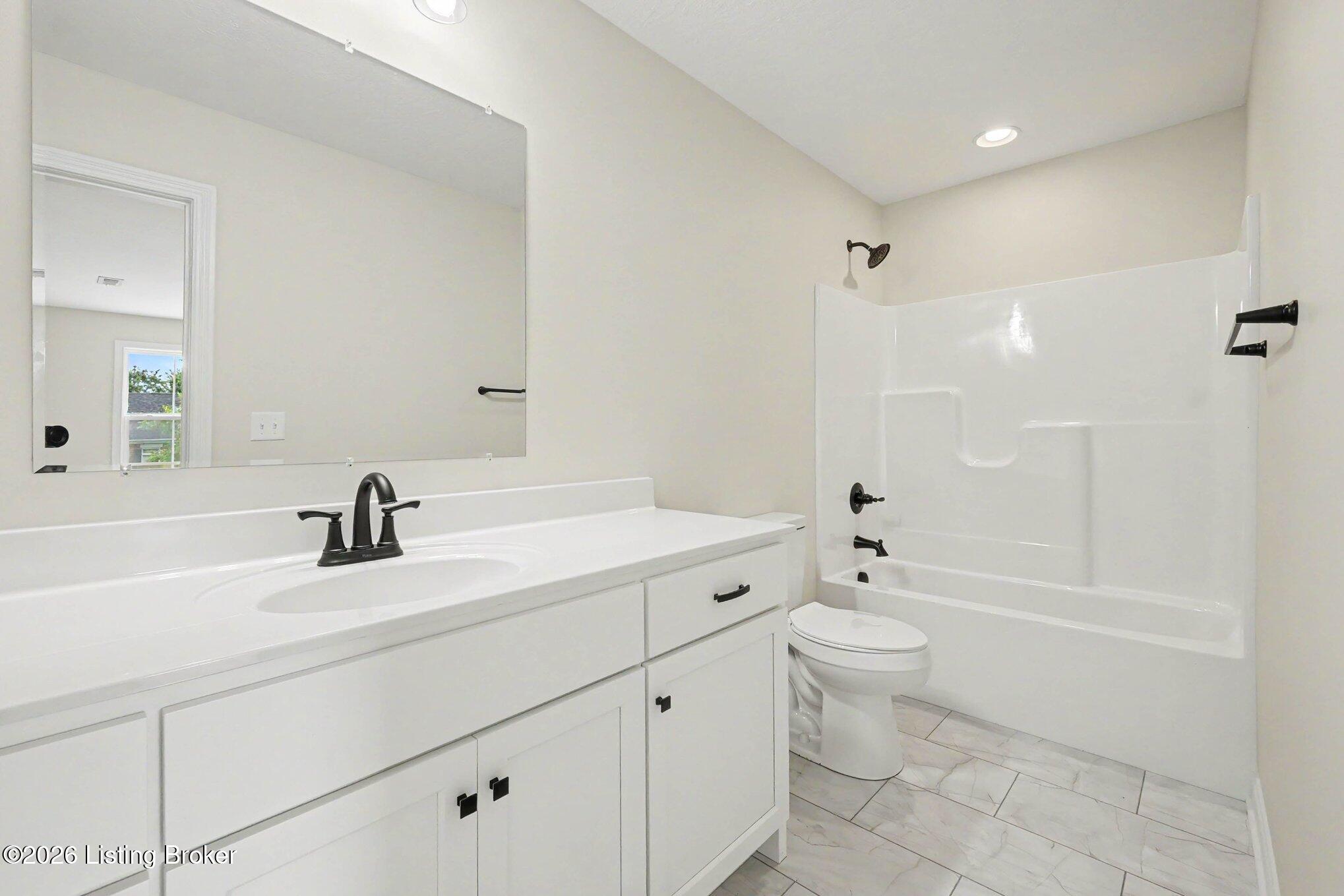 140 Blakenrod Blvd E Property Photo 18