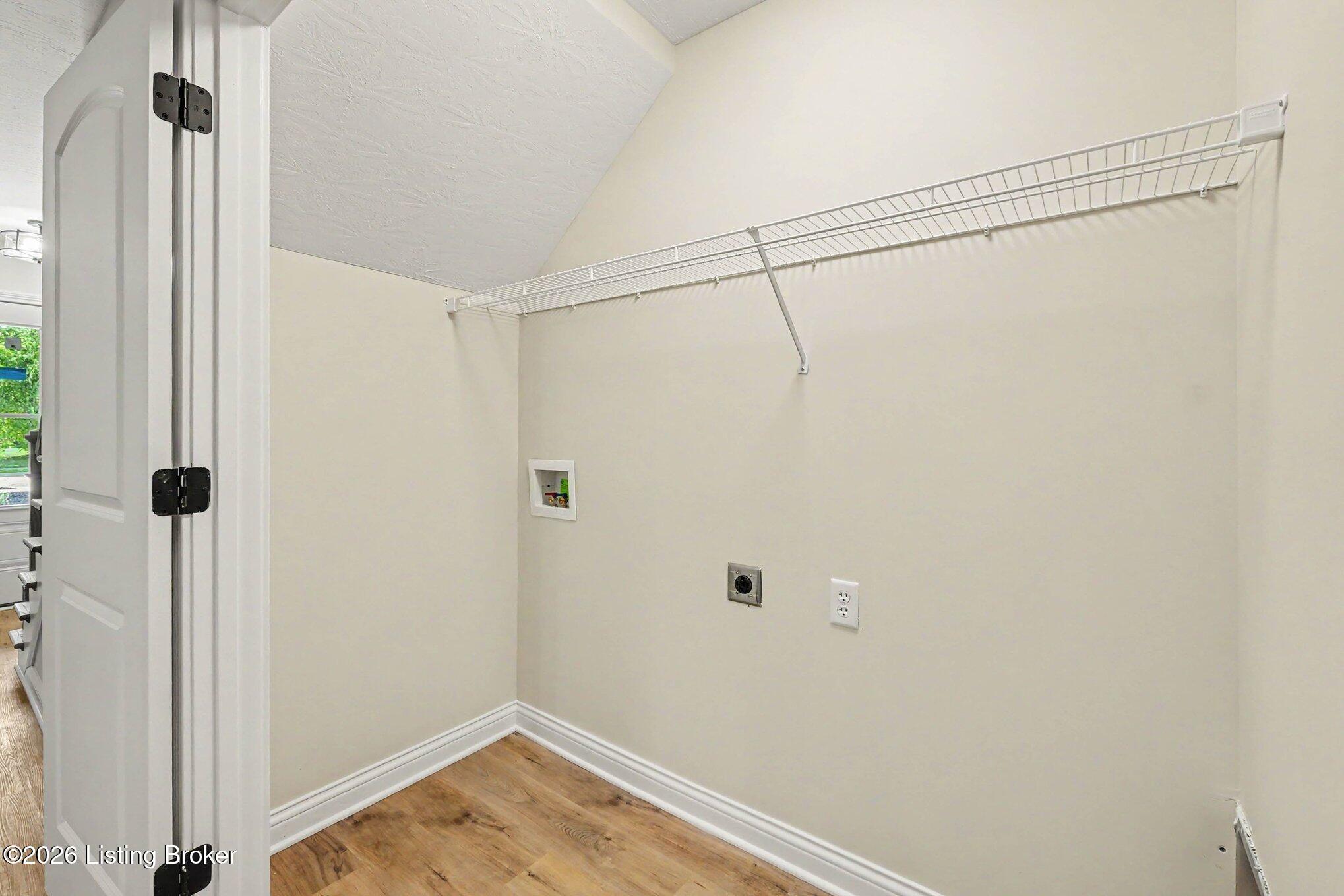 140 Blakenrod Blvd E Property Photo 23