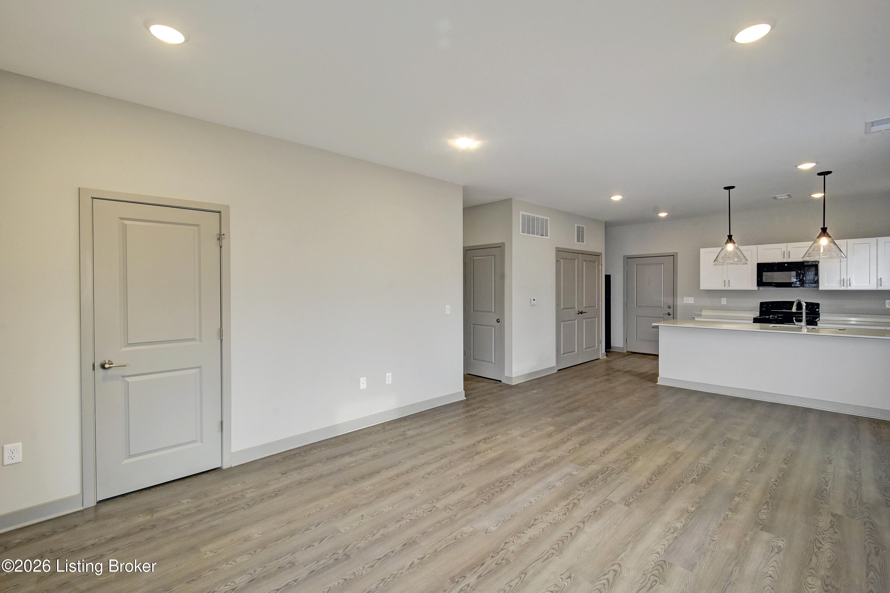 11713 Longevity Ln Property Photo 4