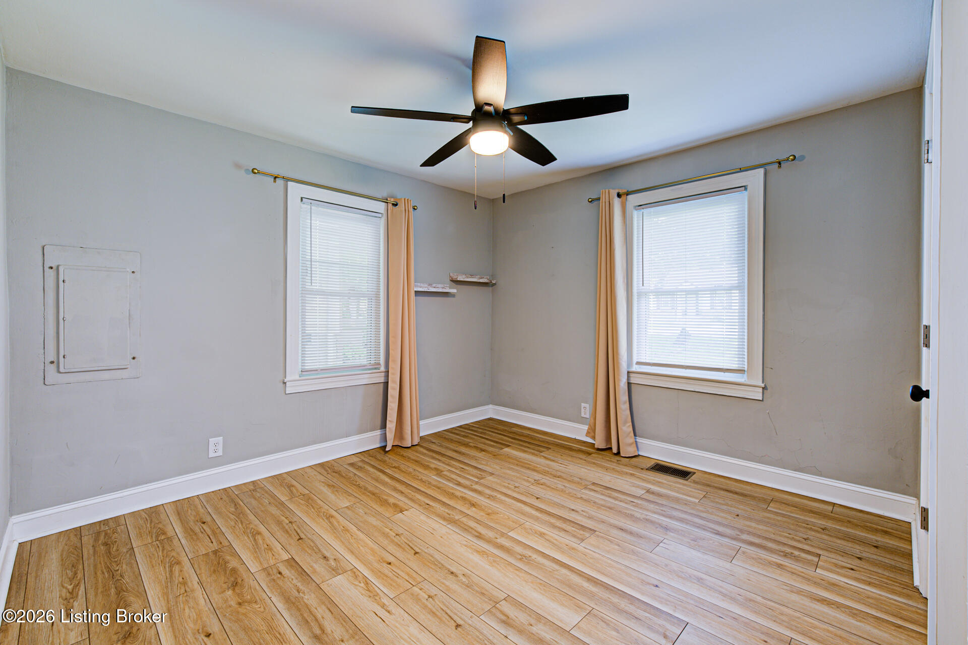 2206 Franklin Ave Property Photo 12