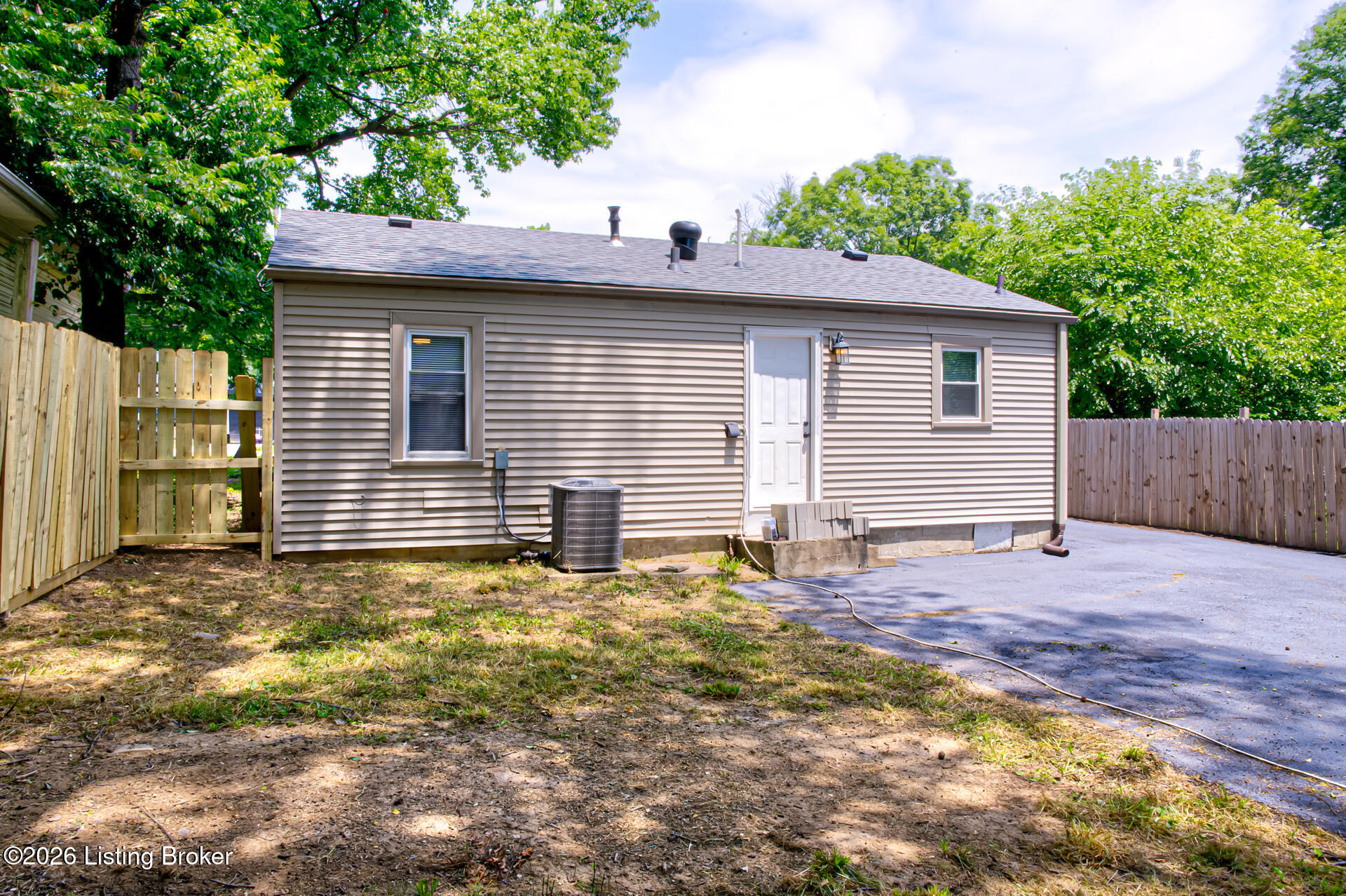 2206 Franklin Ave Property Photo 23