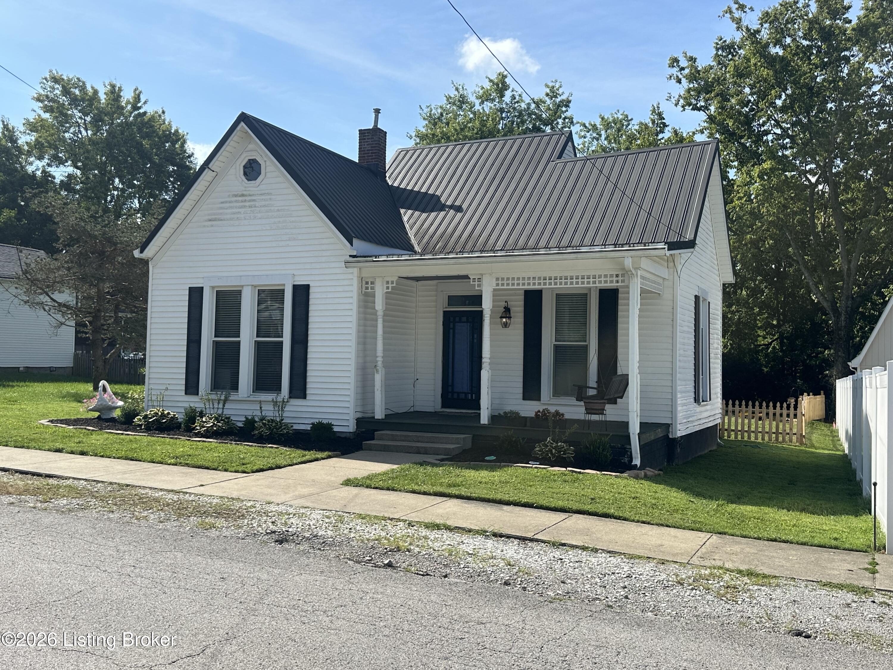 29 E Church St