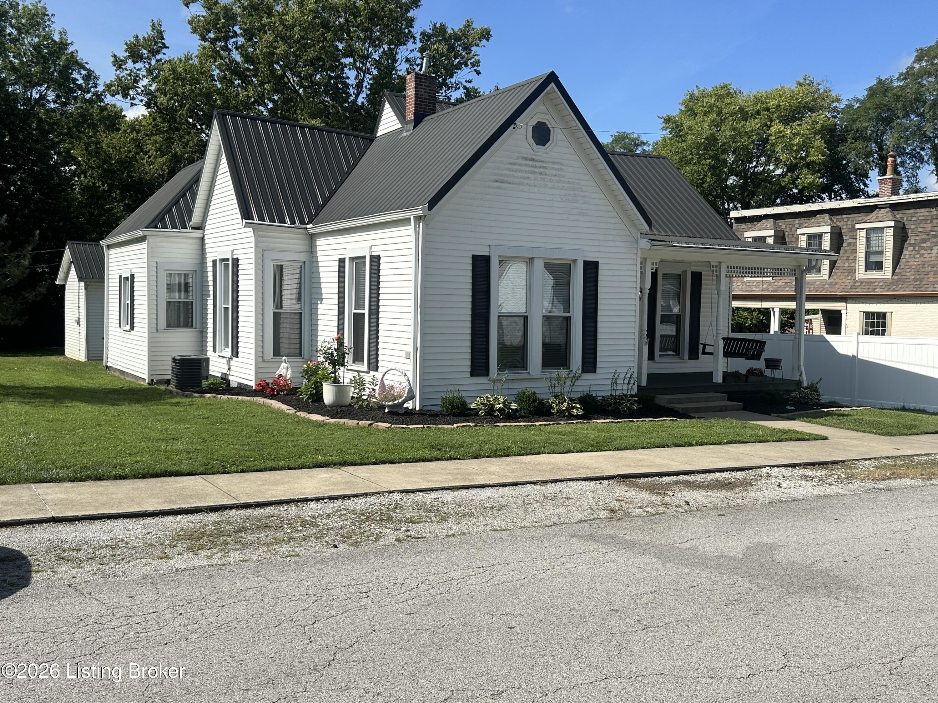 29 E Church St Property Photo 3