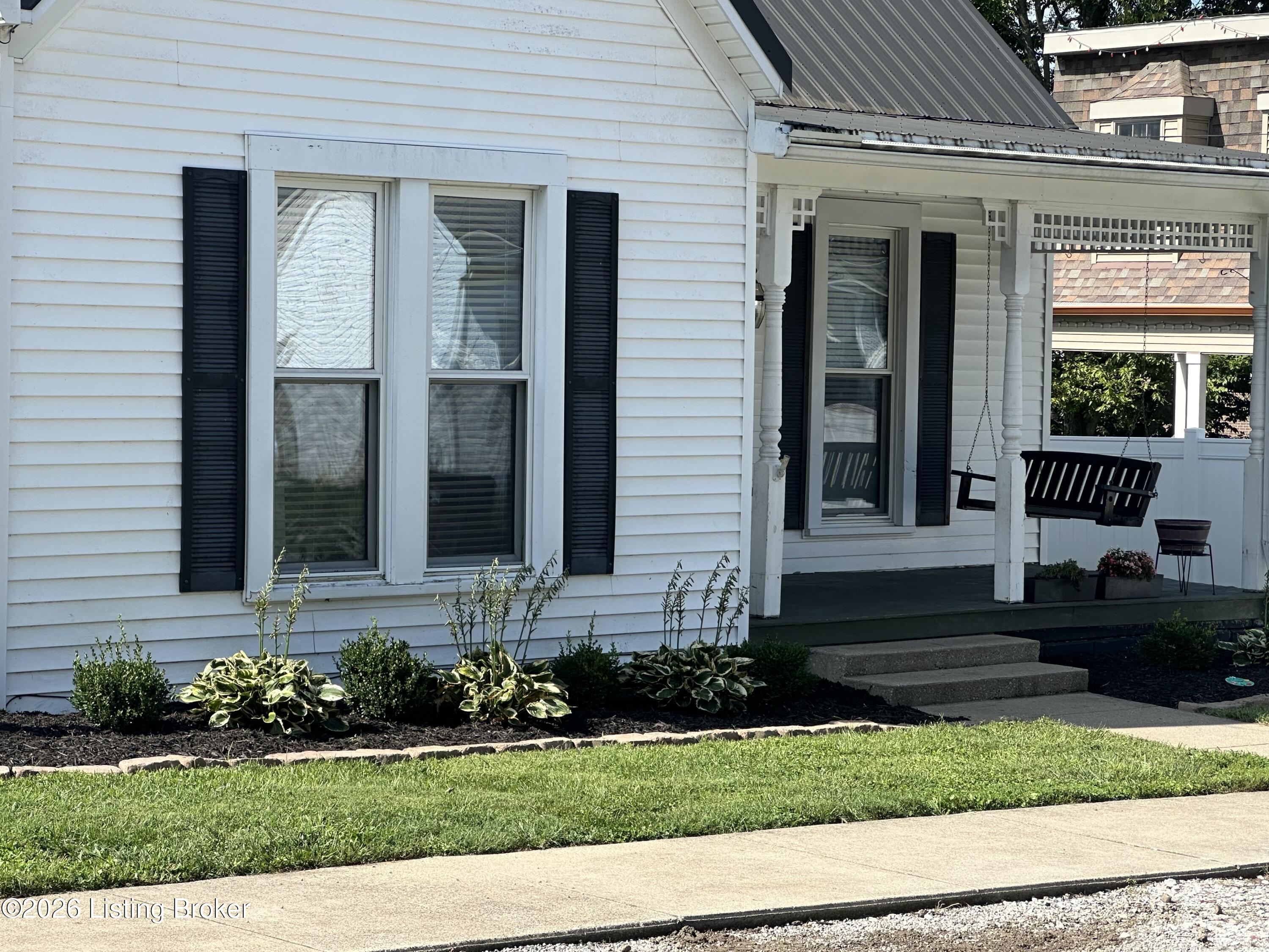 29 E Church St Property Photo 4