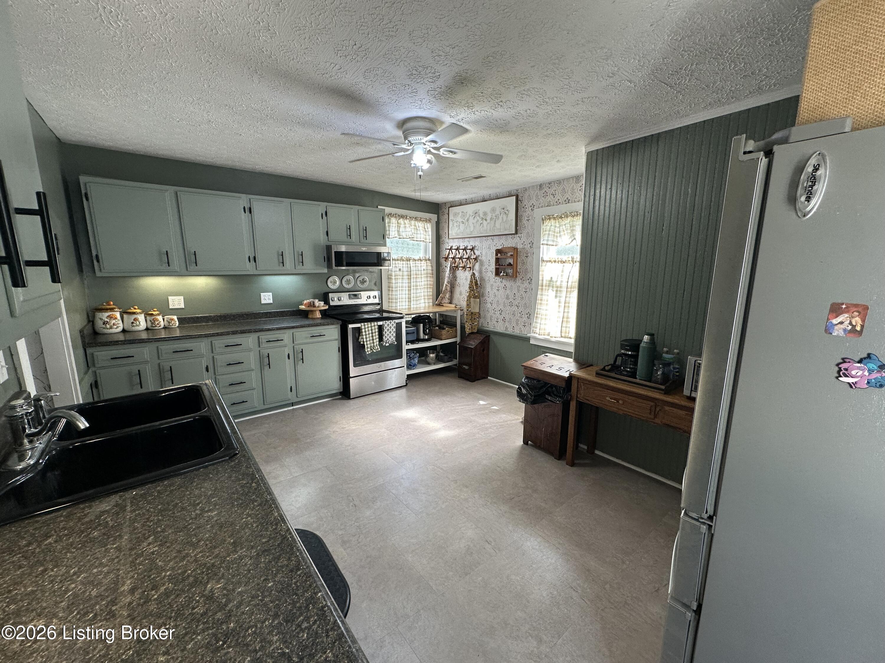29 E Church St Property Photo 42