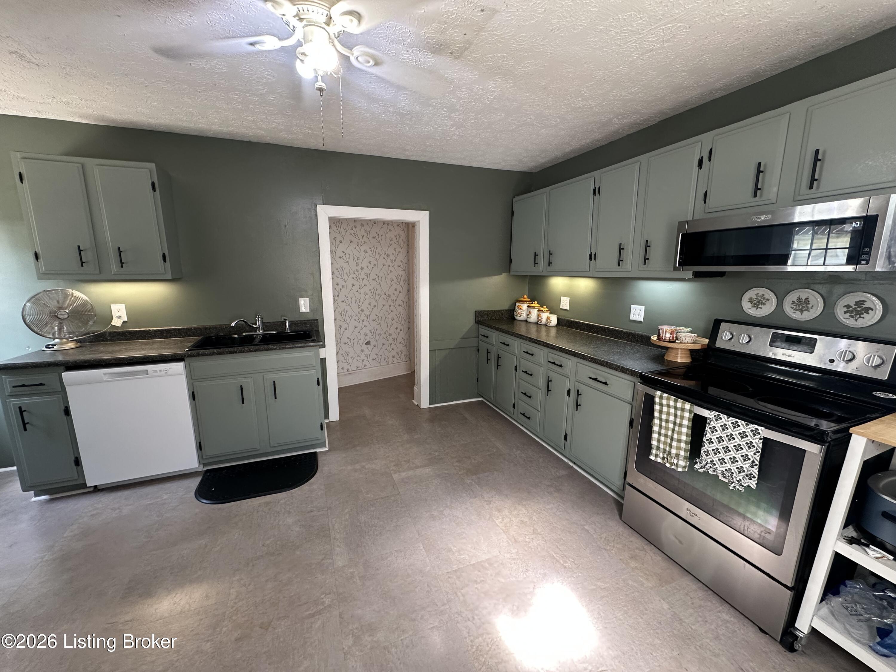 29 E Church St Property Photo 52