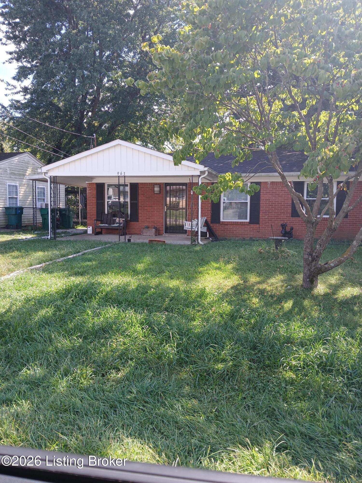 963 Hillview Blvd Property Photo 2