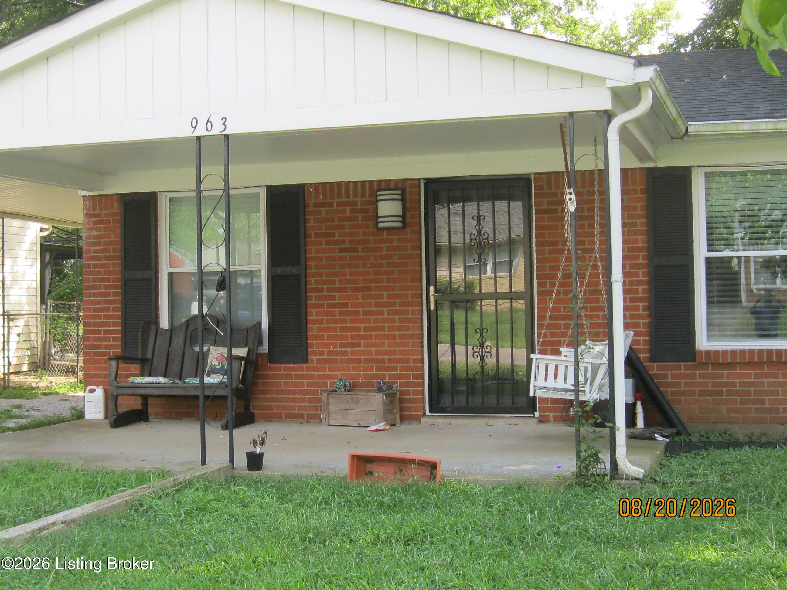 963 Hillview Blvd Property Photo 4