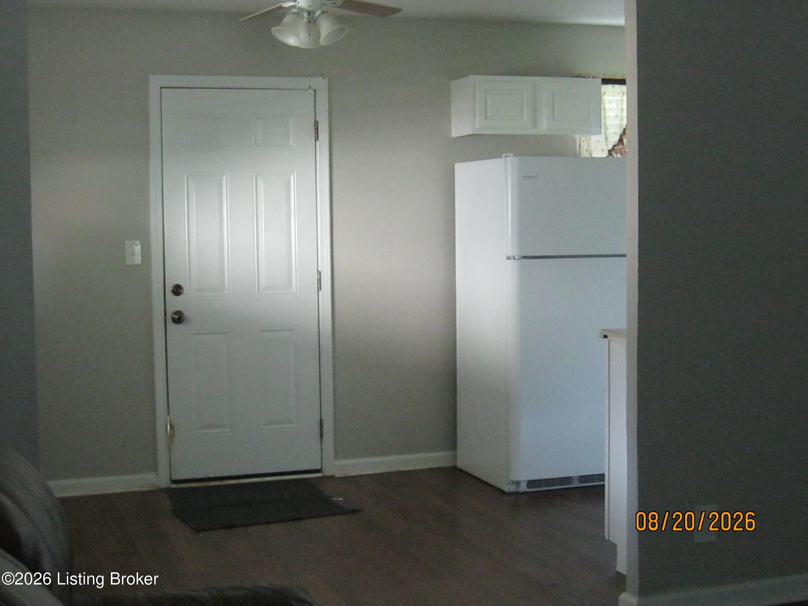 963 Hillview Blvd Property Photo 9