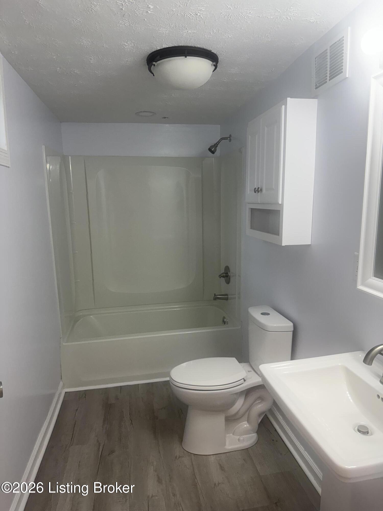 3419 Grand Ave Property Photo 10