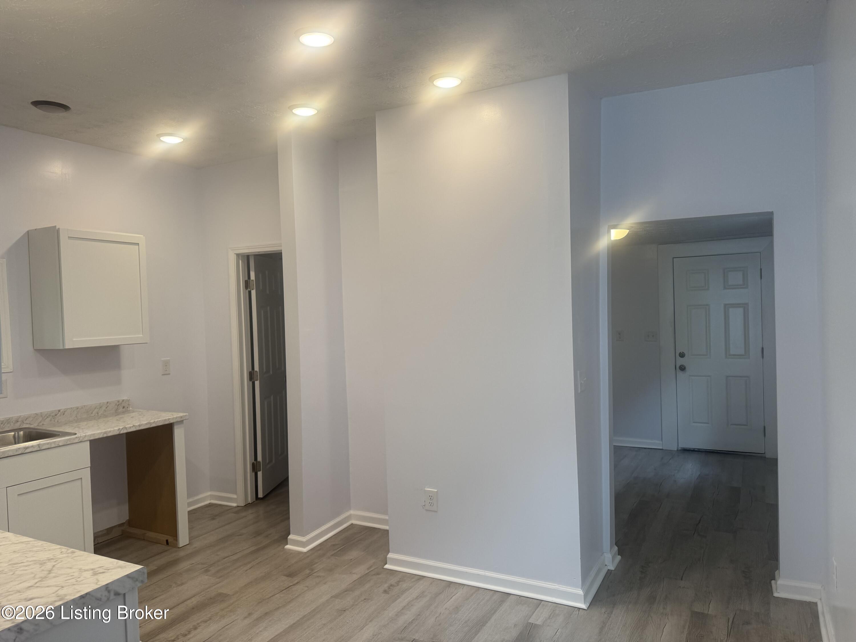 3419 Grand Ave Property Photo 12