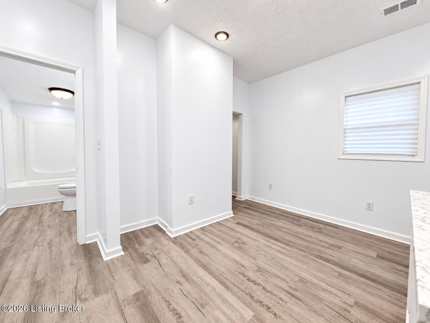 3419 Grand Ave Property Photo 16