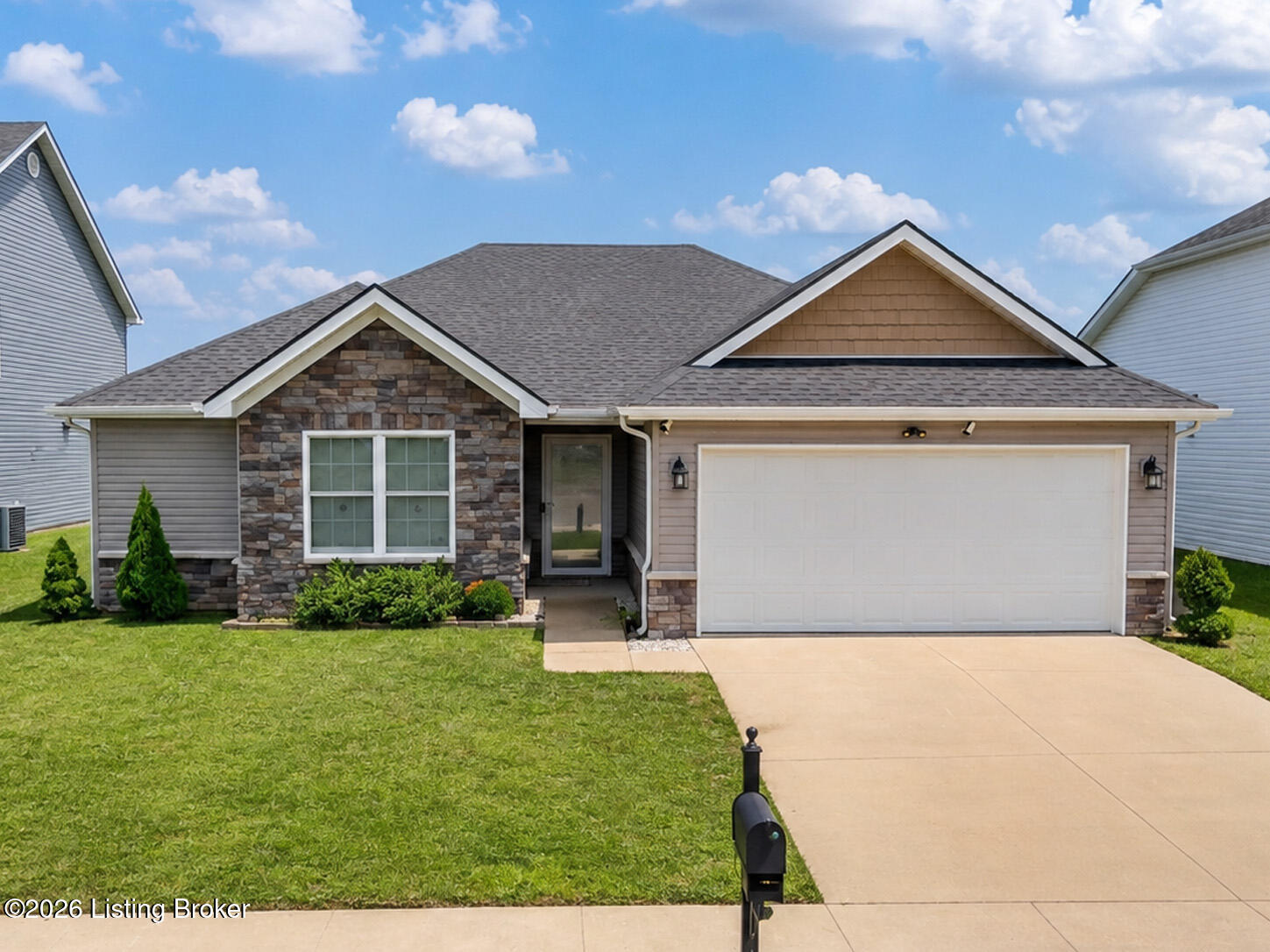 2530 Longshot Cove Property Photo 1