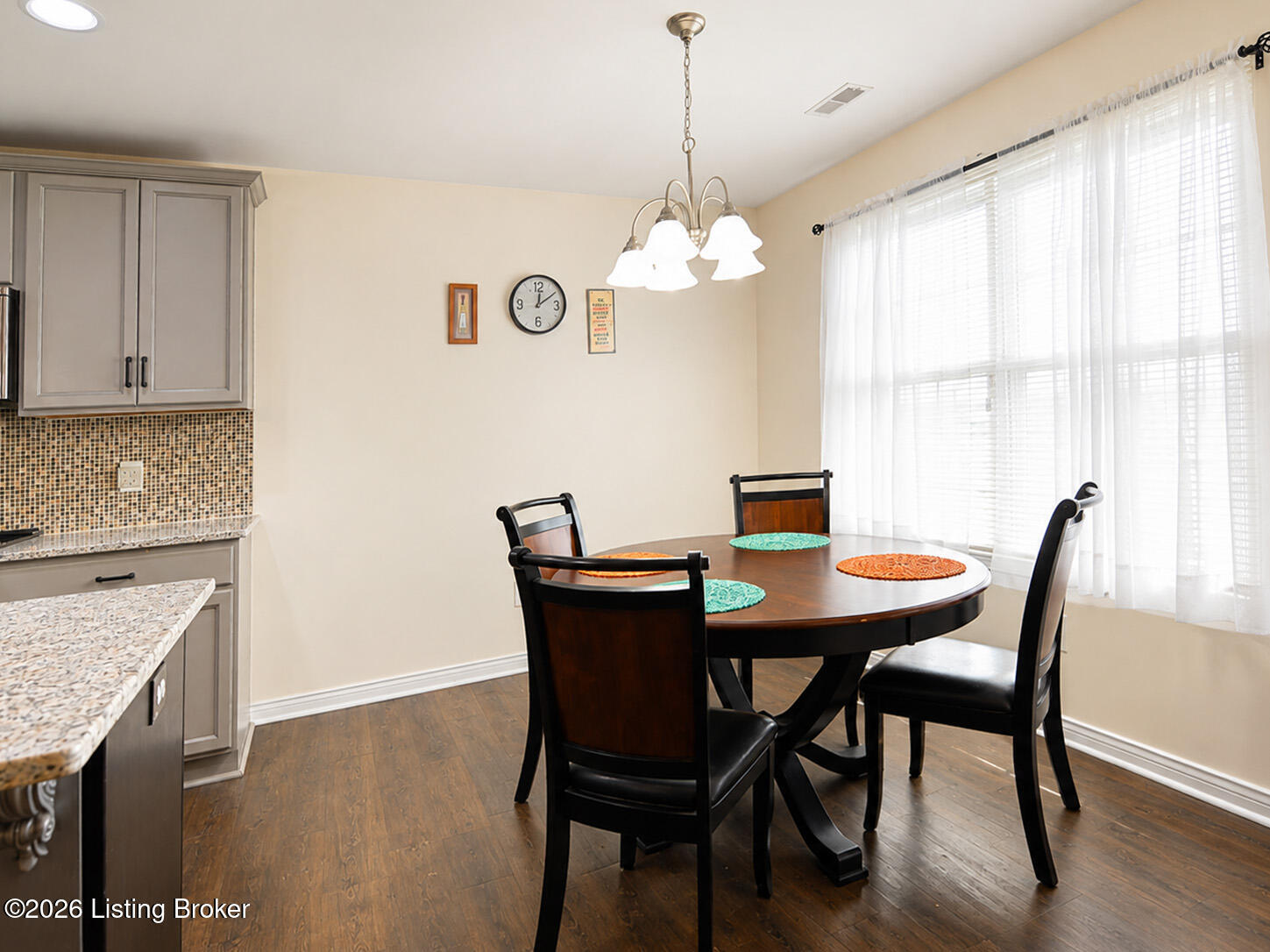 2530 Longshot Cove Property Photo 11