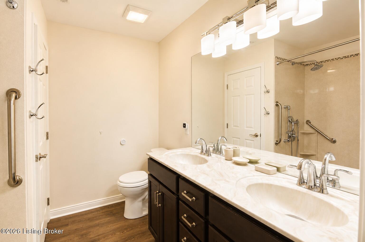 2530 Longshot Cove Property Photo 14