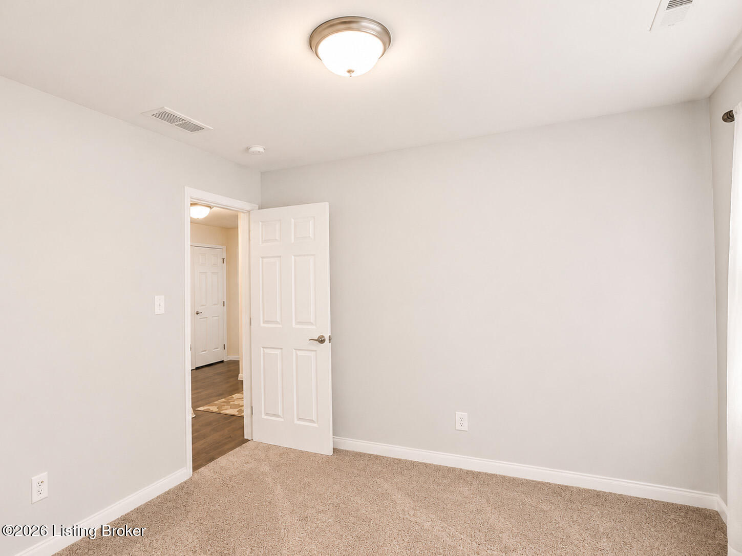 2530 Longshot Cove Property Photo 25