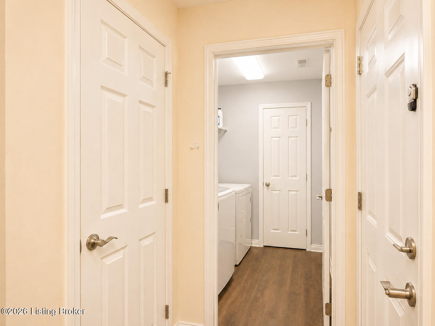 2530 Longshot Cove Property Photo 28