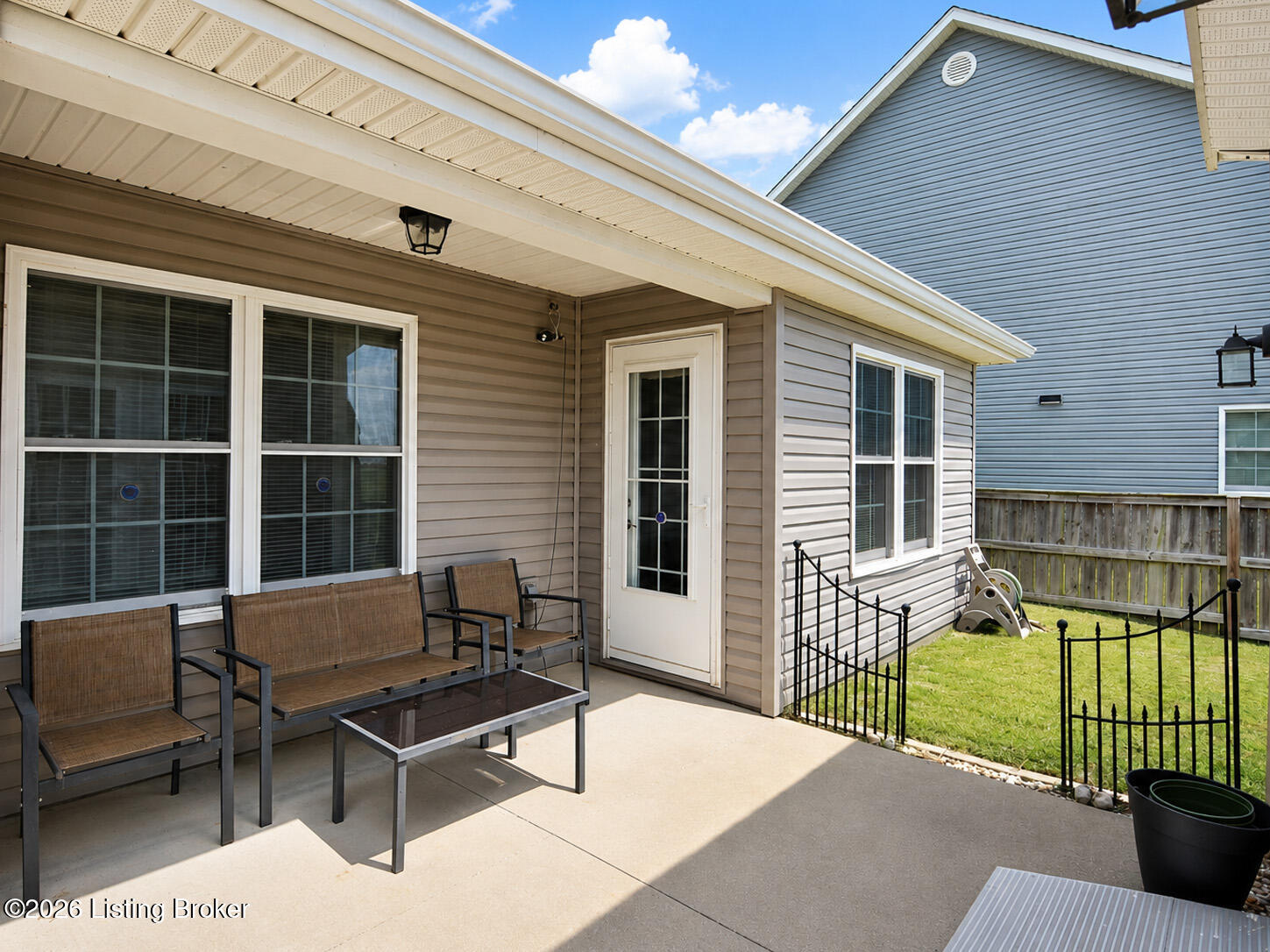 2530 Longshot Cove Property Photo 32