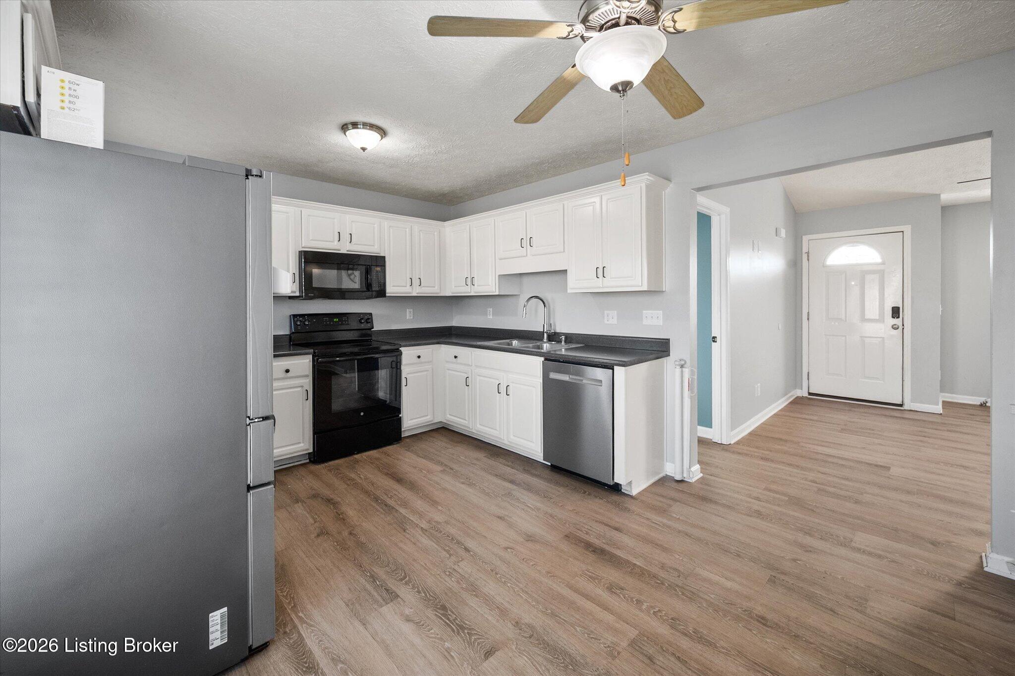 729 Oak Grove Blvd Property Photo 10