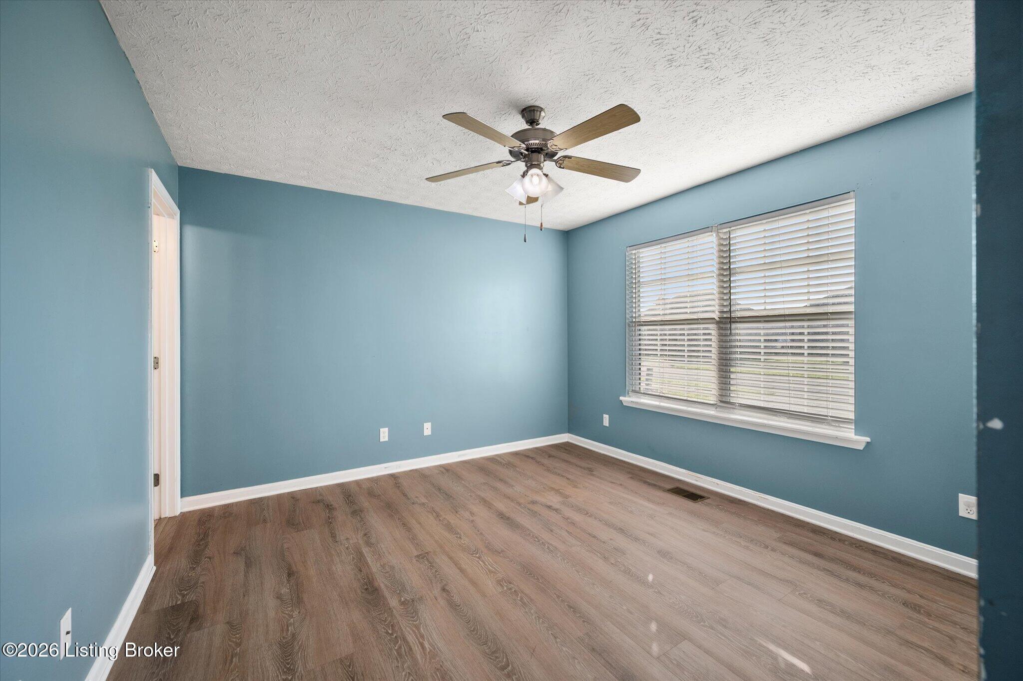 729 Oak Grove Blvd Property Photo 12