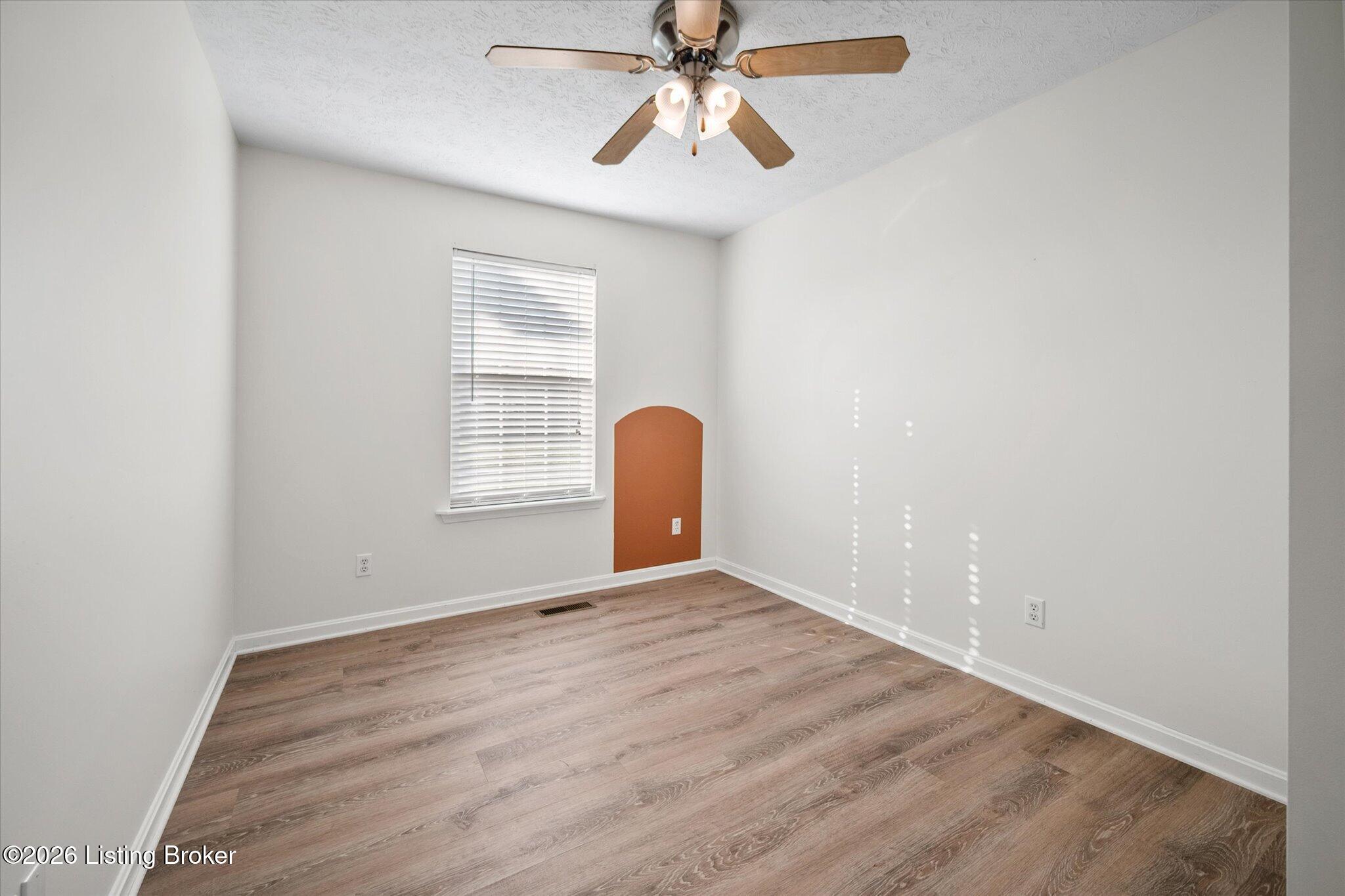 729 Oak Grove Blvd Property Photo 18