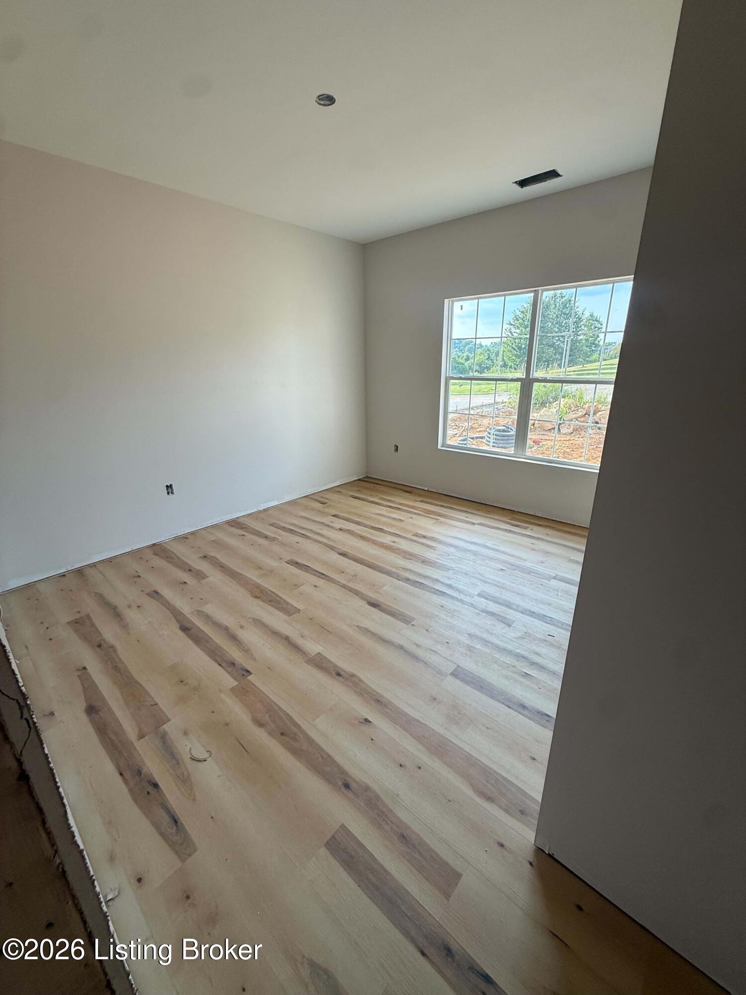 295 Hope St Property Photo 6