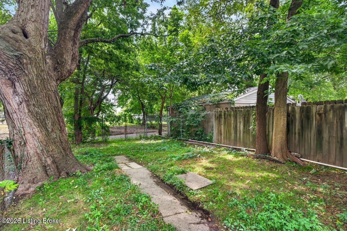 2030 Portland Ave Property Photo 14