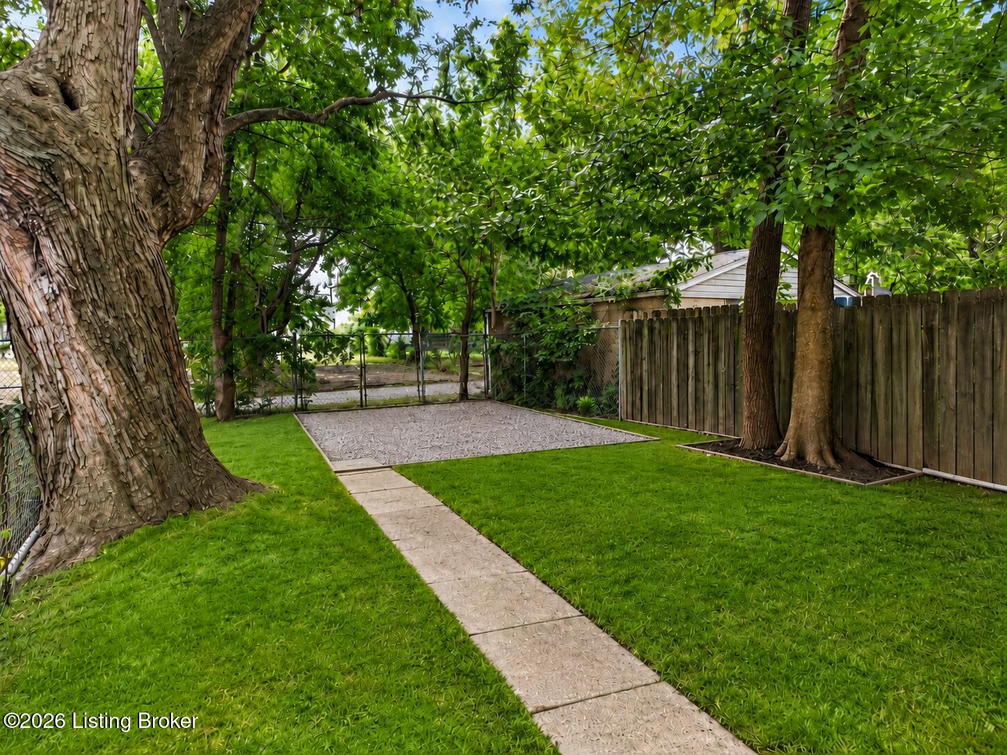2030 Portland Ave Property Photo 15