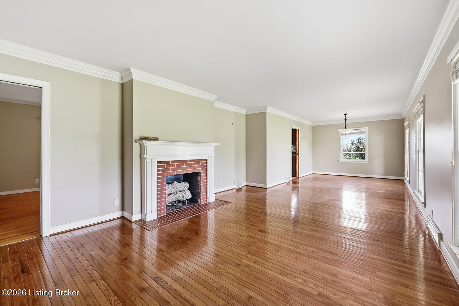 575 Catalpa Ln Property Photo 9