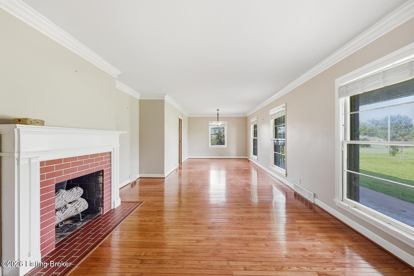 575 Catalpa Ln Property Photo 10