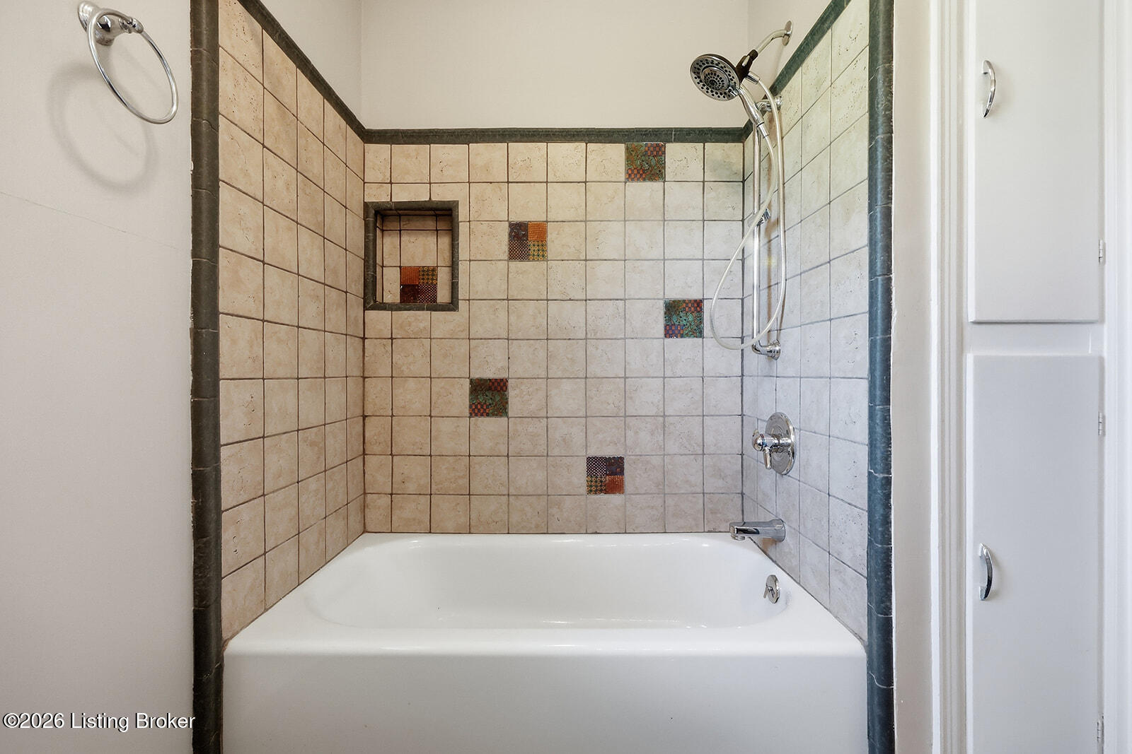 575 Catalpa Ln Property Photo 42