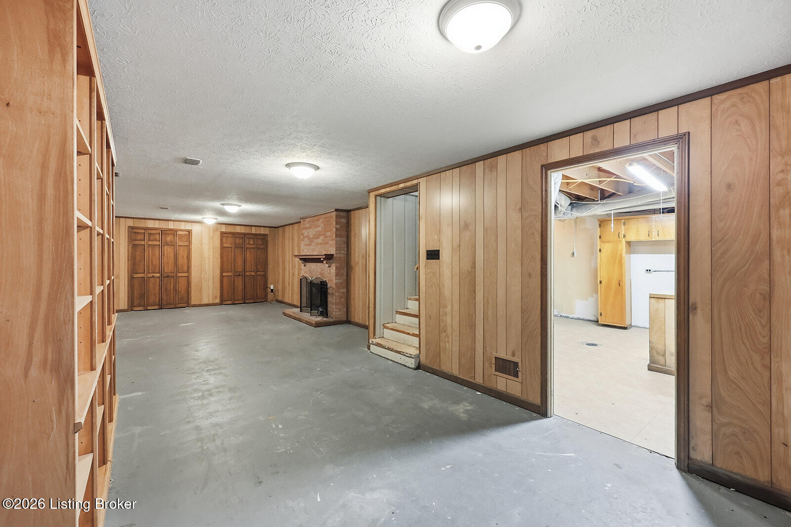 575 Catalpa Ln Property Photo 45