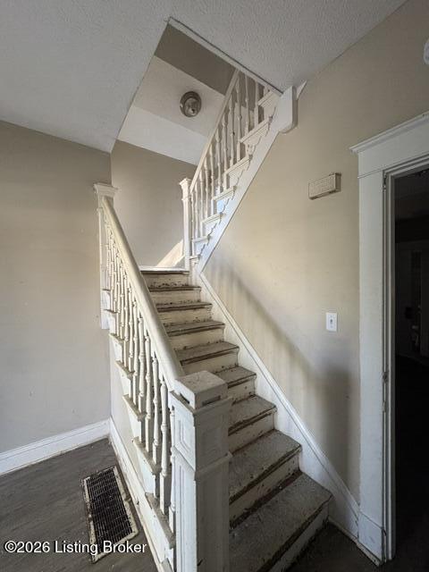 633 S 41st St Property Photo 8