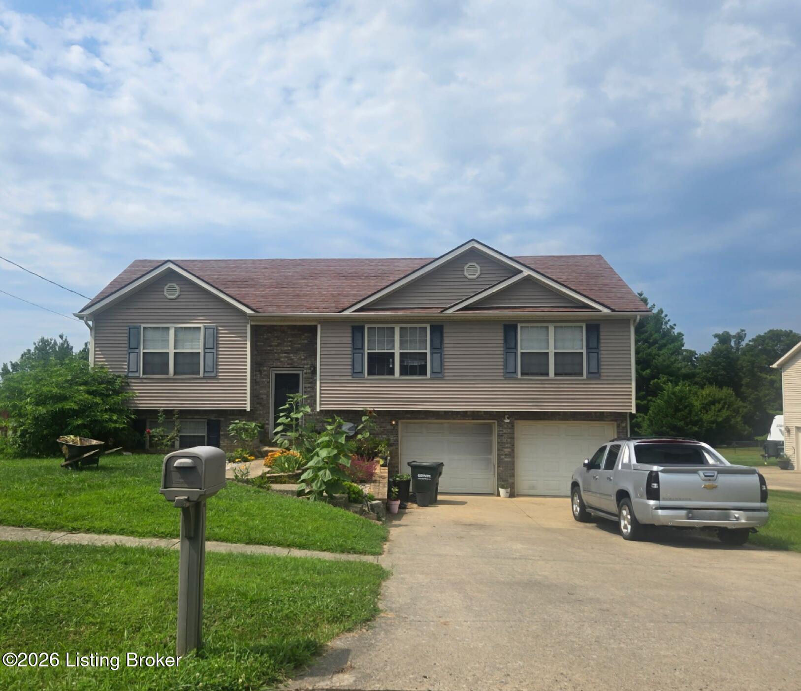117 Seth Ct Property Photo 2