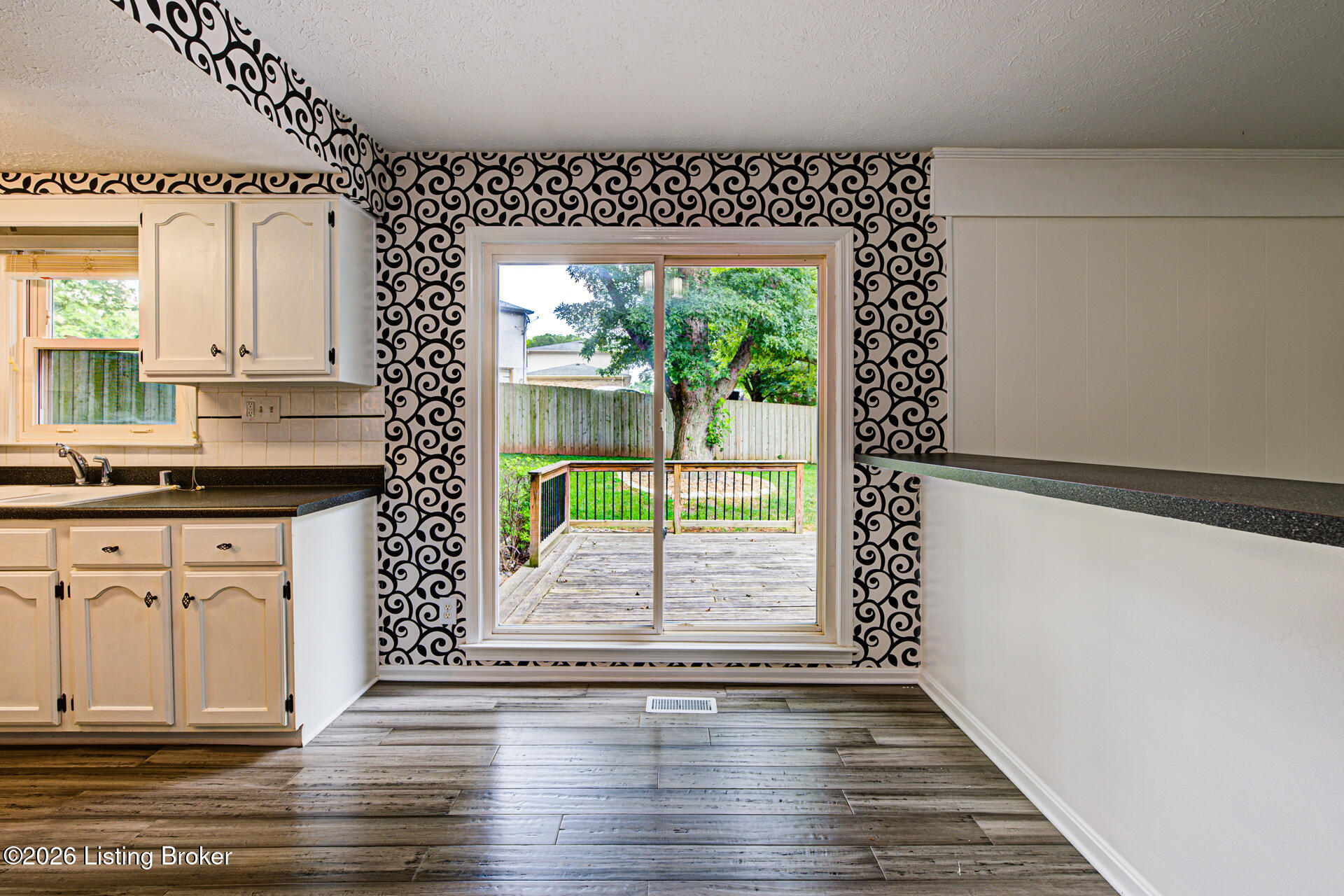 4517 Amerivan Ct Property Photo 5