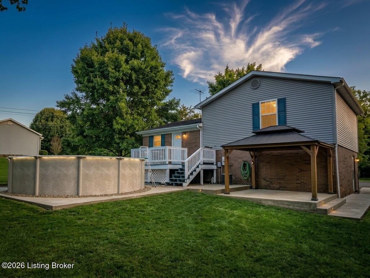 501 Aaron Way Property Photo 3