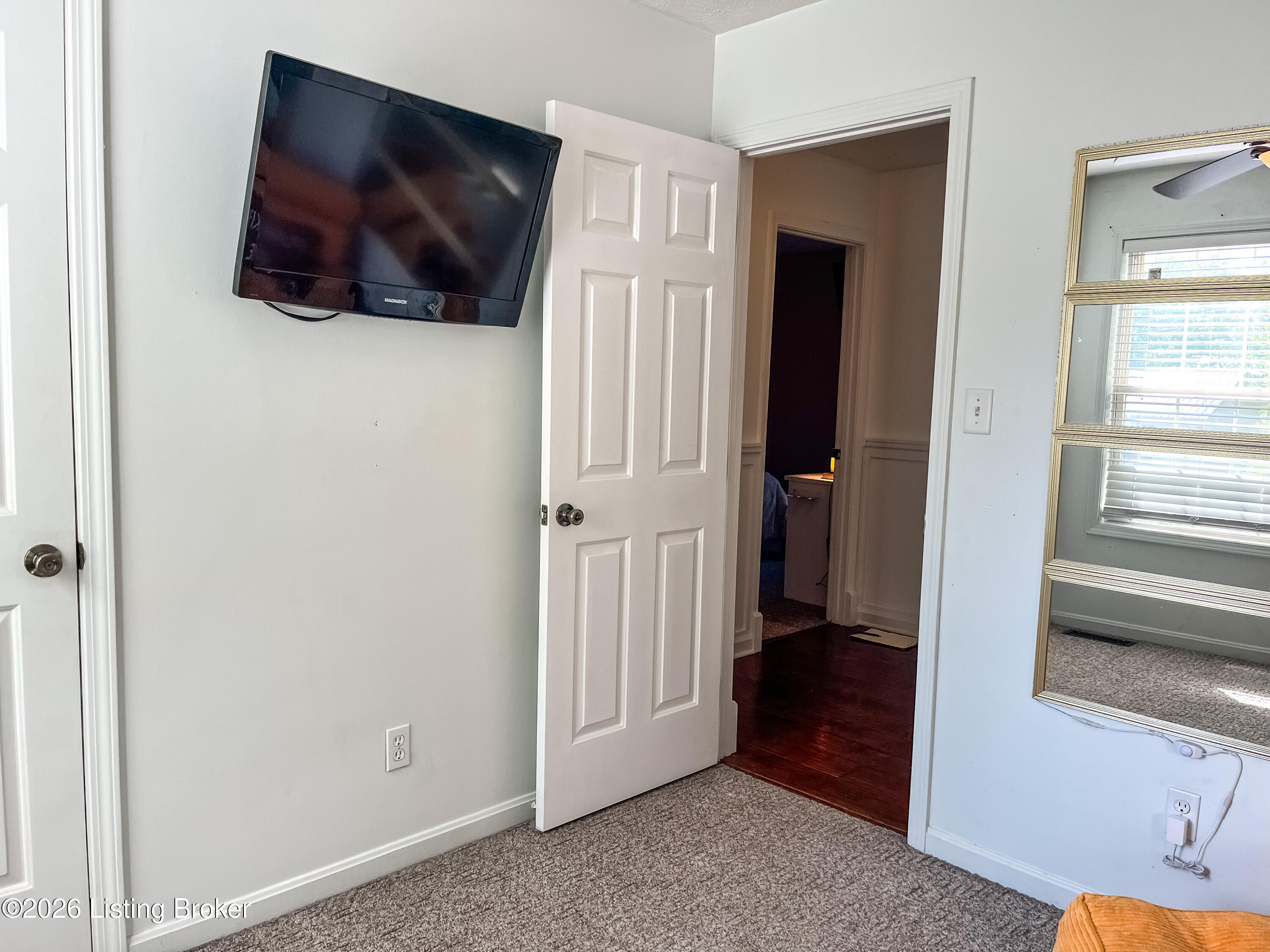 501 Aaron Way Property Photo 18