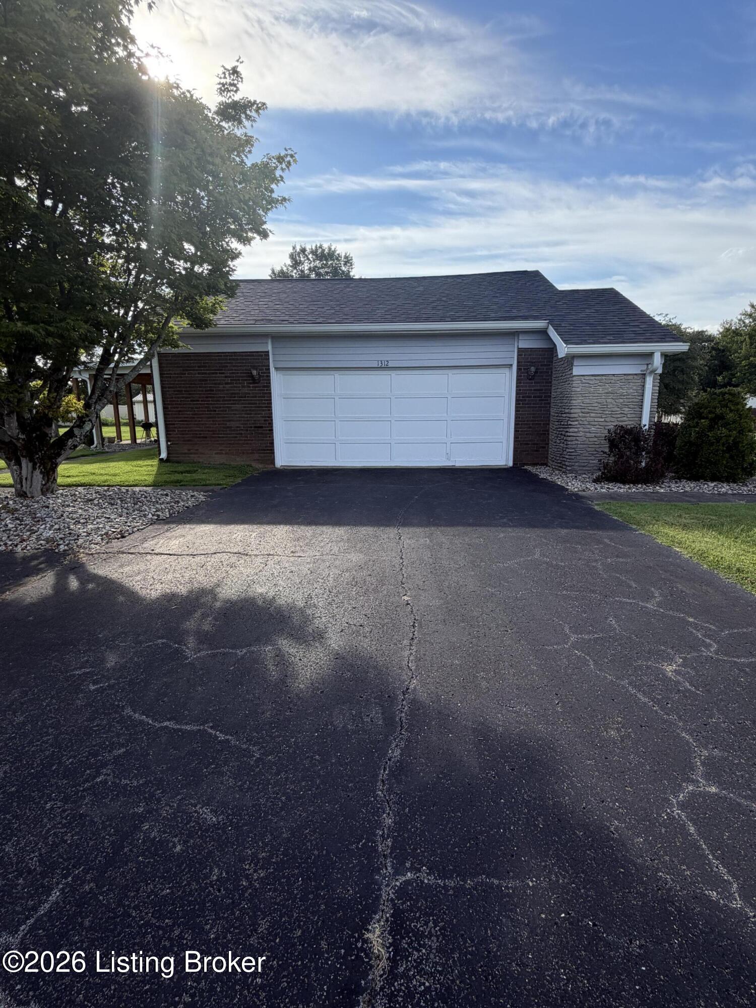 1312 Bambridge Ln Property Photo 4