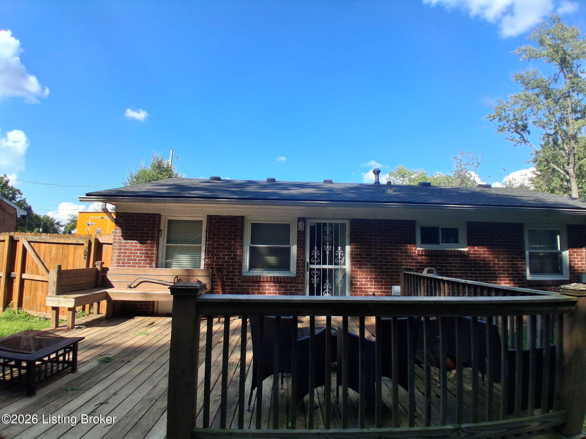 10912 Milwaukee Way Property Photo 2