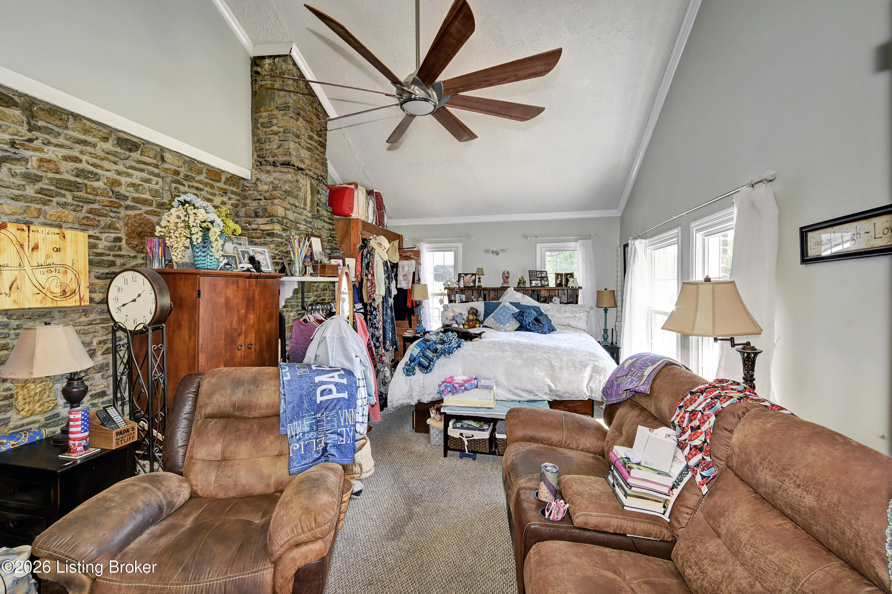 5217 Maple Spring Dr Property Photo 3